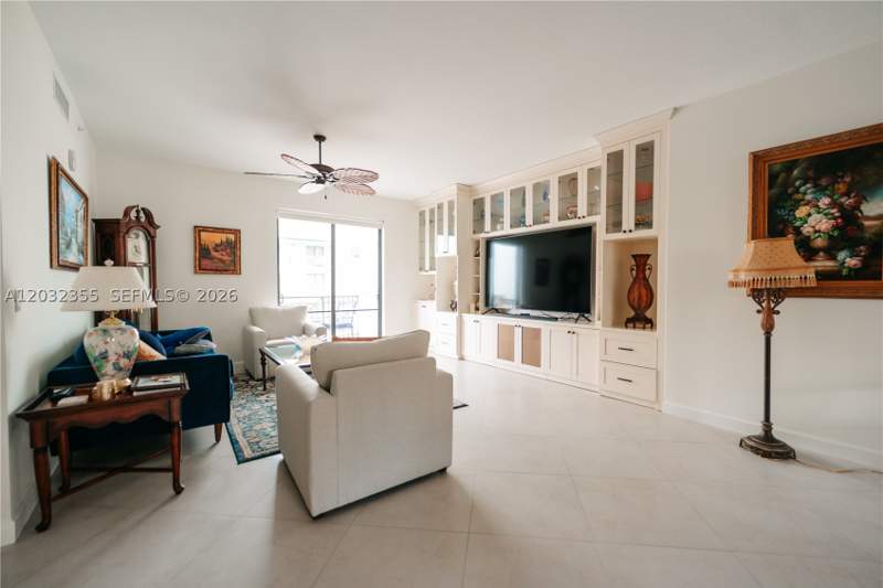 2 bedroom Condominium at 8390 SW 72nd Ave 707, Colonnade At Dadeland SE, Miami — photo 4