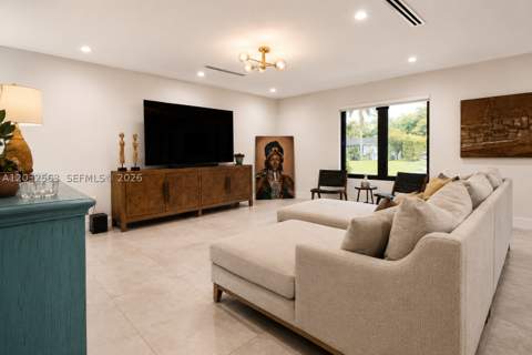 8700 SW 175th St, Palmetto Bay FL - photo 9 of 41