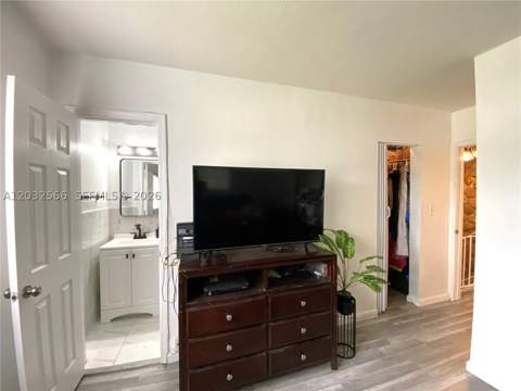 1245 NE 203rd St, Miami FL - photo 16 of 39