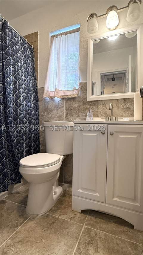 1245 NE 203rd St, Miami FL - photo 23 of 39