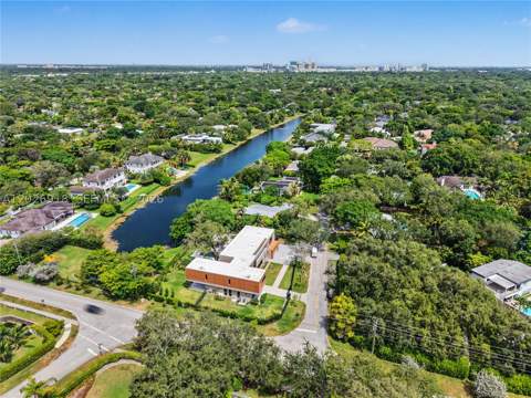 11920 SW 69th Ct, Pinecrest FL - photo 7 of 47