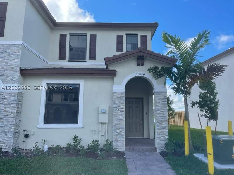 3 bedroom Townhouse at 10144 SW 228th Ter, Enclave South Phase 2, Miami — photo 2