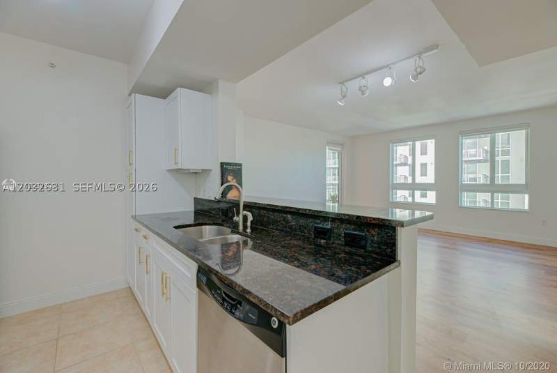 2 bedroom Condominium at 7350 SW 89th St 2110S, Toscano Condo, Miami — photo 3