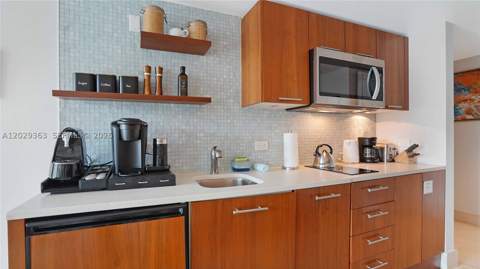 6801 Collins Ave 315, Miami Beach FL - photo 7 of 65