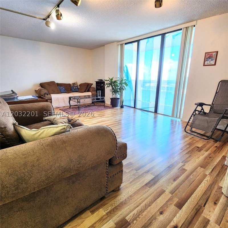 2 bedroom Condominium at 18181 NE 31st Ct 1710, Tower At Biscayne Cove Co, Aventura — photo 4