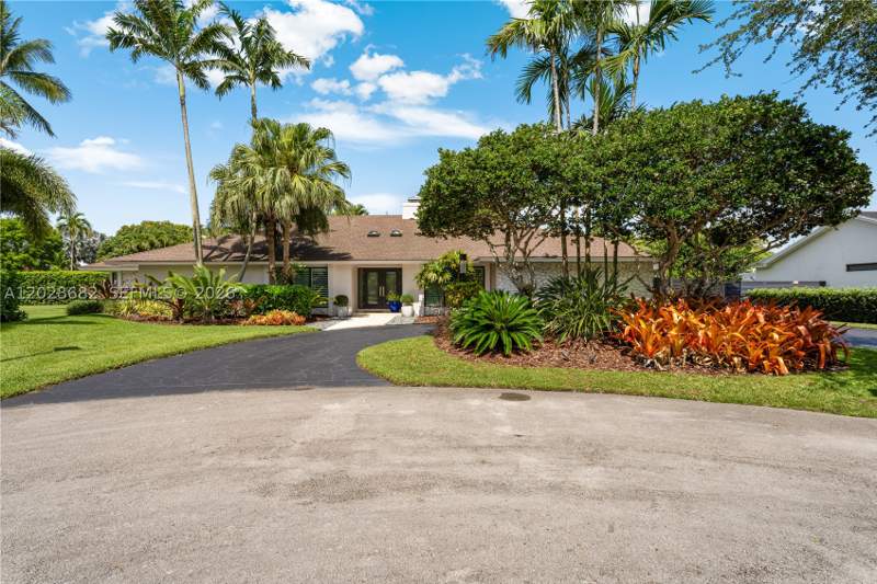 5 bedroom SingleFamilyResidence at 12926 SW 104th Pl, Mango Lane Estates, Miami — photo 5