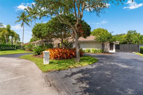 12926 SW 104th Pl, Miami FL - photo 7 of 100