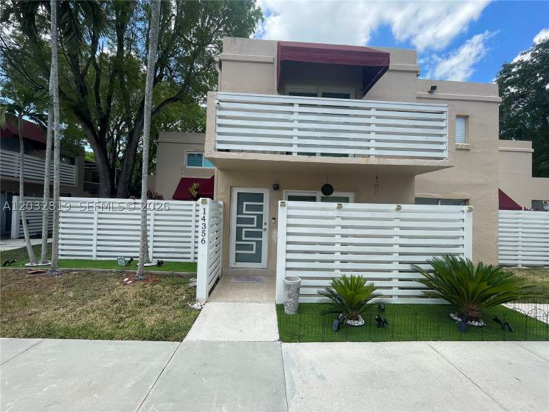 3 bedroom Townhouse at 14356 SW 96th Ter, Kendall Center, Miami — photo 2