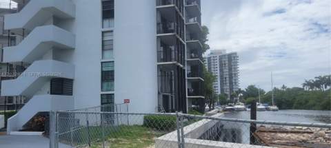 3401 N Country Club Dr 110, Aventura FL - photo 15 of 17