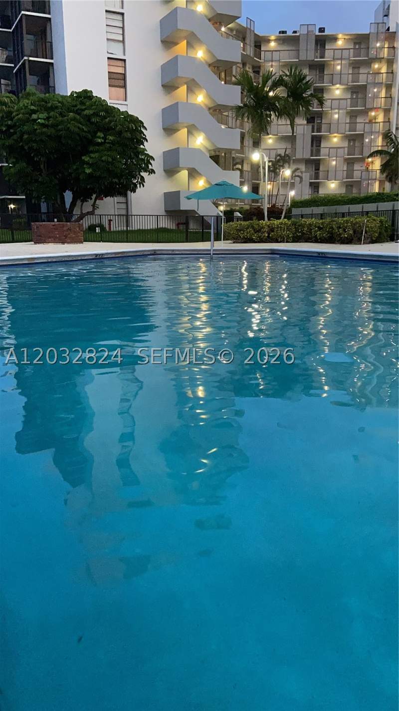 2 bedroom Condominium at 3401 N Country Club Dr 110, Ensenada Condo Bldg E-Ii, Aventura — photo 2