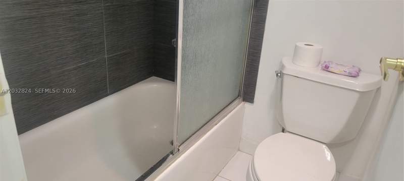 2 bedroom Condominium at 3401 N Country Club Dr 110, Ensenada Condo Bldg E-Ii, Aventura — photo 5