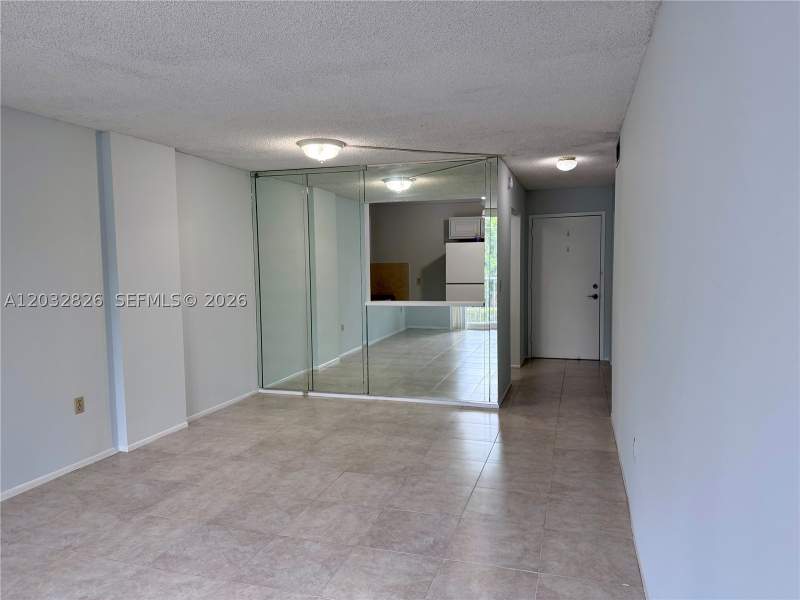 1 bedroom Condominium at 16950 W Dixie Hwy A232 Hwy 232, Woodside Apts Condo, North Miami Beach — photo 5