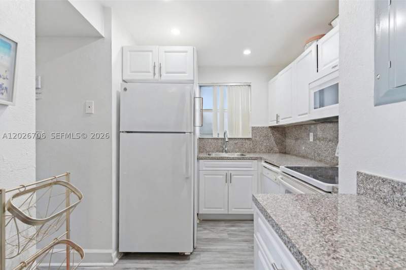 2 bedroom Condominium at 210 Fontainebleau Blvd 402, The Greens Condo, Miami — photo 4