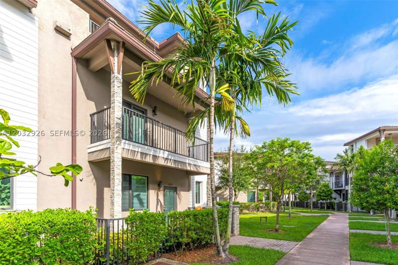 4 bedroom Townhouse at 4963 NW 83rd Path 4963, Downtown Doral South Phas, Doral — photo 3