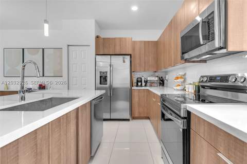 4963 NW 83rd Path 4963, Doral FL - photo 7 of 43