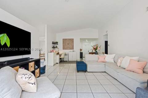 19080 NW 77th Ct, Hialeah FL - photo 10 of 38