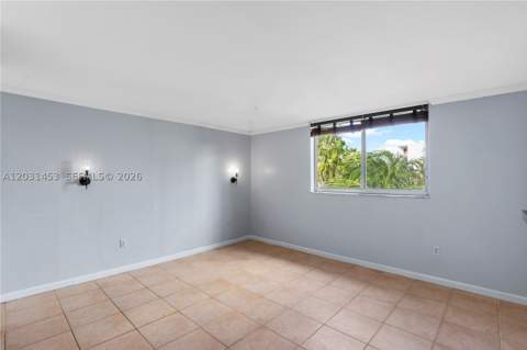 1605 Bay Rd 503, Miami Beach FL - photo 11 of 31