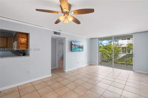 1605 Bay Rd 503, Miami Beach FL - photo 6 of 31