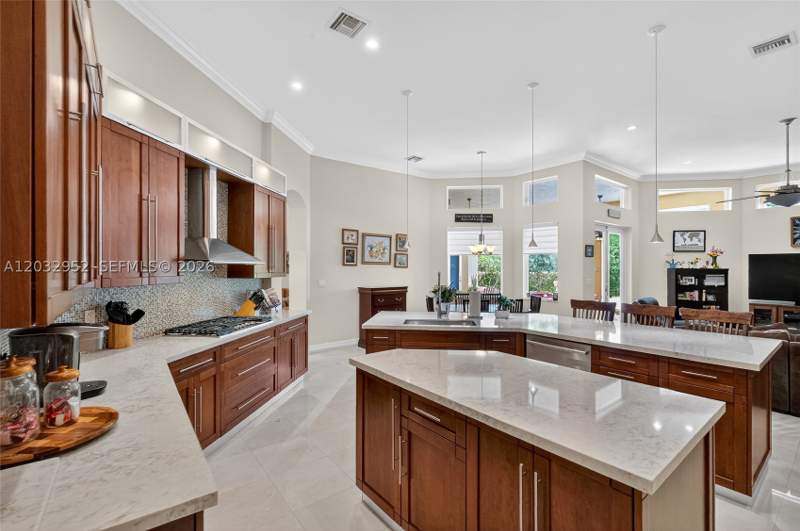 6 bedroom SingleFamilyResidence at 8920 SW 162nd Ter, The Landings Sec 2, Palmetto Bay — photo 5