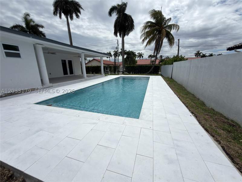 4 bedroom SingleFamilyResidence at 13895 SW 22nd St, J G Heads Farms Sub, Miami — photo 3