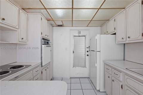 8001 Byron Ave 3C, Miami Beach FL - photo 10 of 30