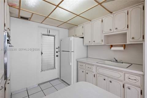 8001 Byron Ave 3C, Miami Beach FL - photo 23 of 30