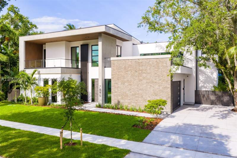 6 bedroom SingleFamilyResidence at 7895 SW 52nd Ct, High Pines Rev Plat Of 2N, Miami — photo 2