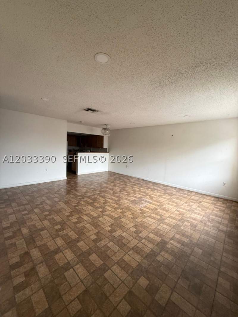 2 bedroom Condominium at 8480 SW 154th Cir Ct 924, Lake & Tennis Villas Ph 1, Miami — photo 5