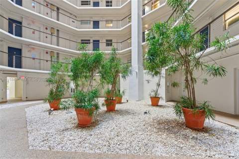 1881 Washington Avenue 4a, Miami Beach FL - photo 16 of 18