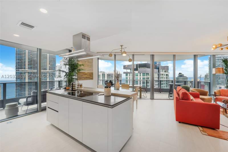 2 bedroom Condominium at 1000 Brickell Plz 4401, Brickell Flatiron Condo, Miami — photo 5