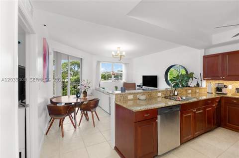 1200 NE 105th St 27, Miami Shores FL - photo 6 of 33