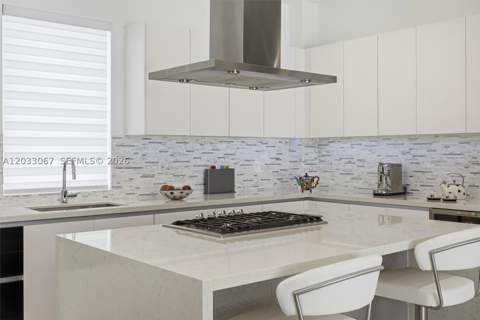 7472 NW 100th Ave, Doral FL - photo 13 of 70