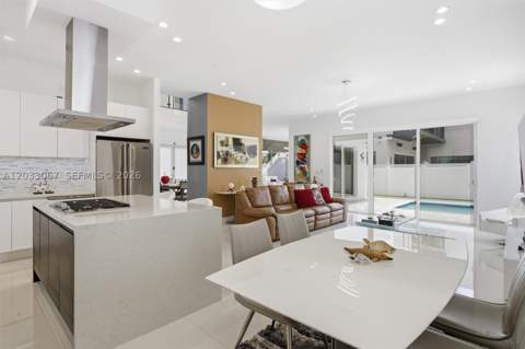7472 NW 100th Ave, Doral FL - photo 17 of 70