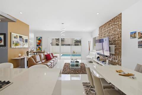 7472 NW 100th Ave, Doral FL - photo 18 of 70