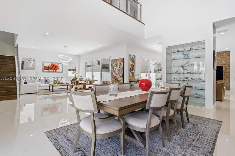 5 bedroom SingleFamilyResidence at 7472 NW 100th Ave, Doral Commons Residential, Doral — photo 5