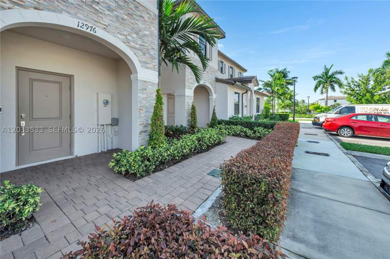 3 bedroom Townhouse at 12976 SW 233rd Ter, Siena Reserve, Homestead — photo 3