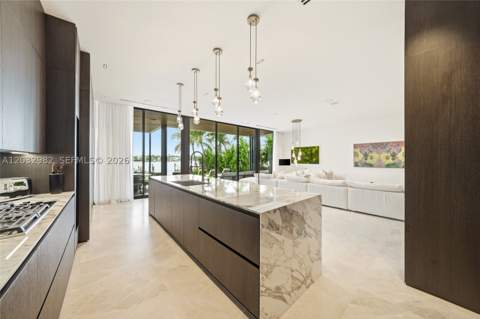 1050 Stillwater Dr, Miami Beach FL - photo 14 of 64