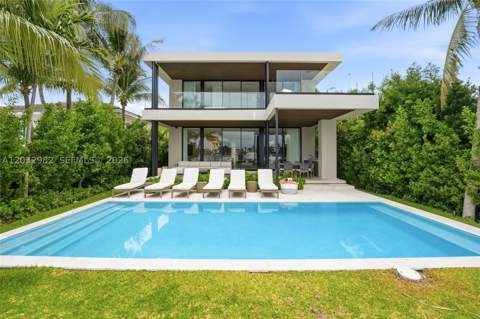 1050 Stillwater Dr, Miami Beach FL - photo 15 of 64