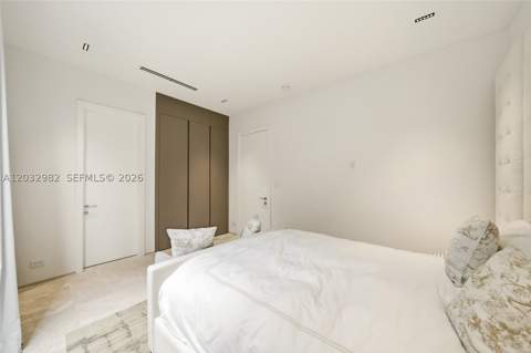 1050 Stillwater Dr, Miami Beach FL - photo 19 of 64