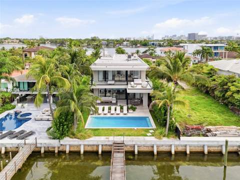 1050 Stillwater Dr, Miami Beach FL - photo 21 of 64
