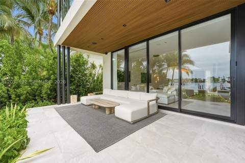 1050 Stillwater Dr, Miami Beach FL - photo 23 of 64