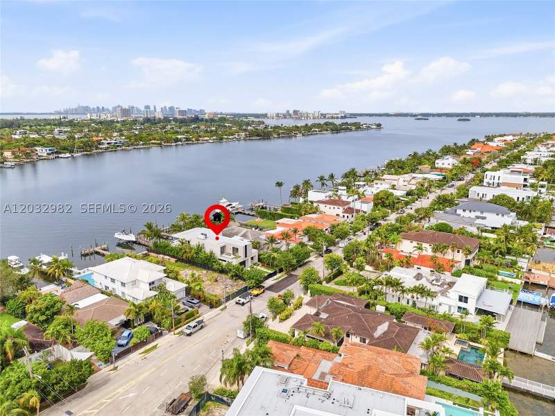 4 bedroom SingleFamilyResidence at 1050 Stillwater Dr, Biscayne Beach-2Nd Addn, Miami Beach — photo 4