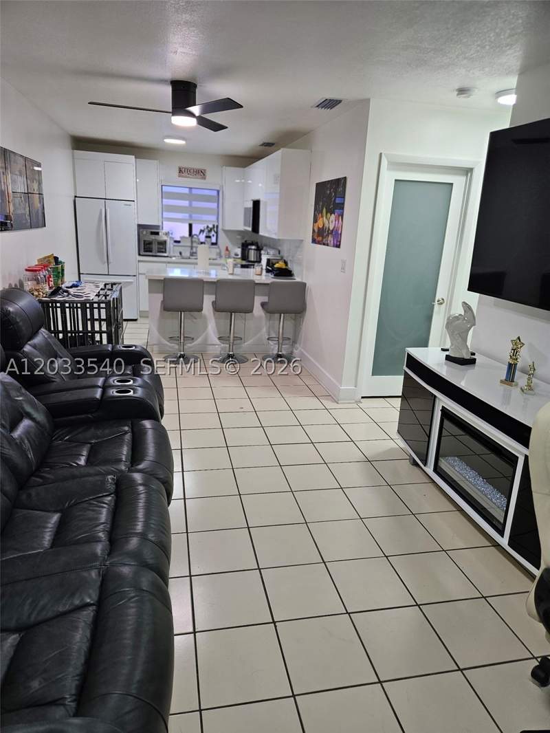 1 bedroom Condominium at 2348 W 56th St 19, Bella Villas Las Palmas C, Hialeah — photo 3