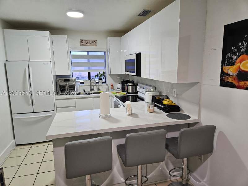 1 bedroom Condominium at 2348 W 56th St 19, Bella Villas Las Palmas C, Hialeah — photo 4