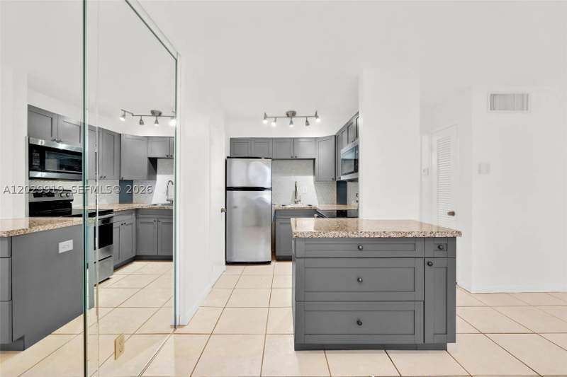 2 bedroom Condominium at 8701 SW 141st St H6, Casa Granada Condo, Palmetto Bay — photo 5