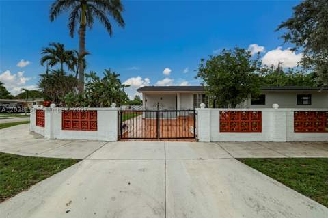 790 W 73rd Pl, Hialeah FL - photo 11 of 44
