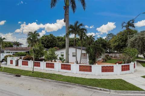 790 W 73rd Pl, Hialeah FL - photo 15 of 44