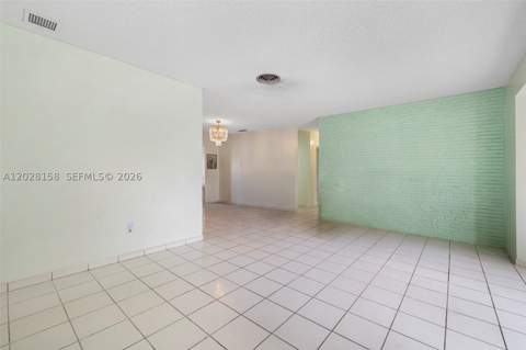 790 W 73rd Pl, Hialeah FL - photo 16 of 44