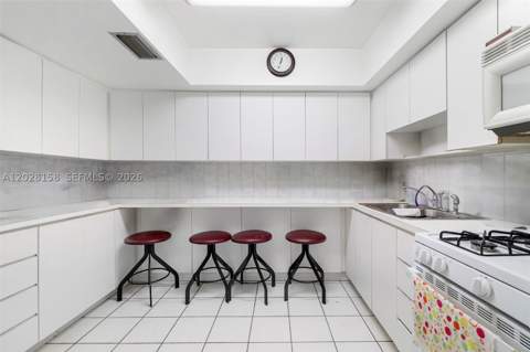 790 W 73rd Pl, Hialeah FL - photo 21 of 44