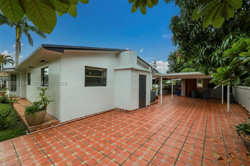 4 bedroom SingleFamilyResidence at 790 W 73rd Pl, Douglas Ests, Hialeah — photo 5
